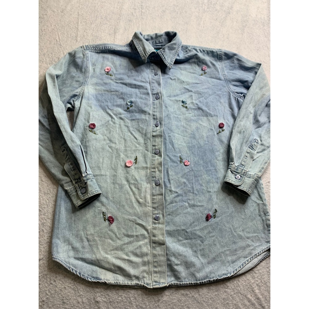 Deja Bleu Denim Shirt Womens S Blue Embroidered‎ Floral cottage Button shirt Vtg